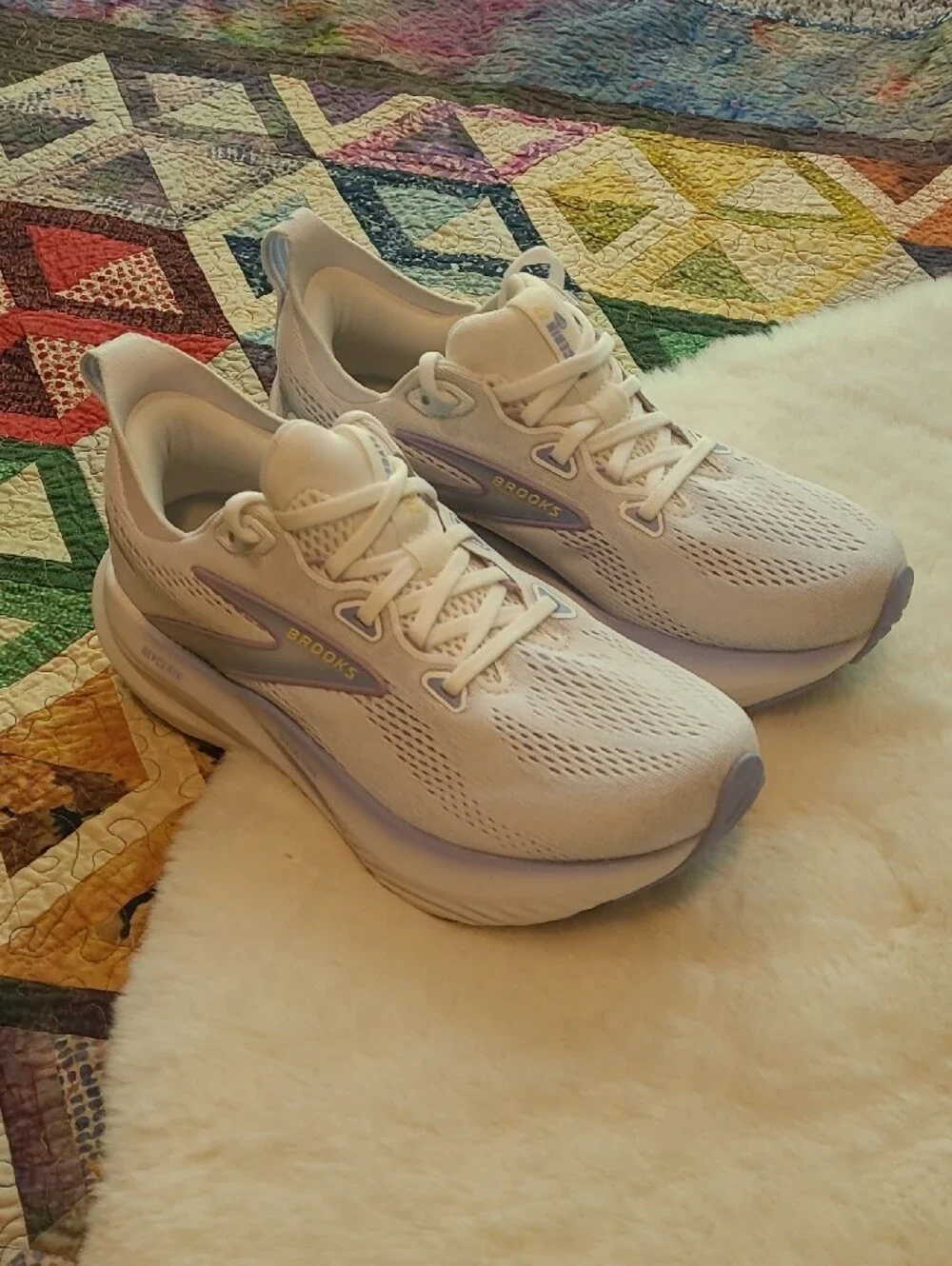 Brooks GTS 22 Glycerin White Lavender Running Casual Lace Up Sneakers 7.5